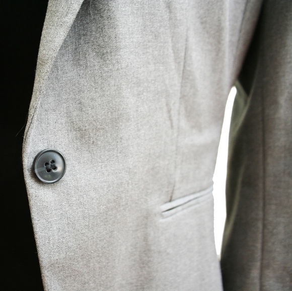 Grey Blazer with pink satin lining. - Picture 6 of 6